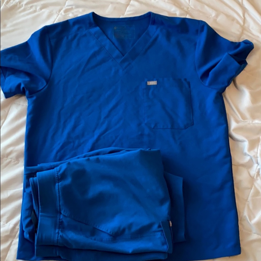 Figs scrubs set (L)